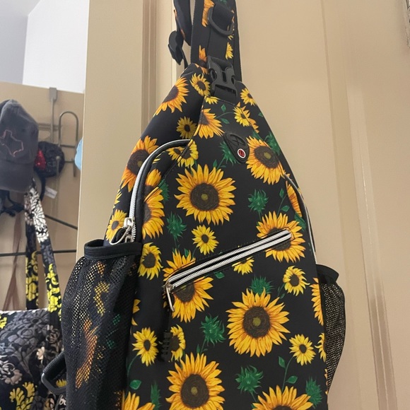 Sunflower Corssbody bag - Picture 1 of 3